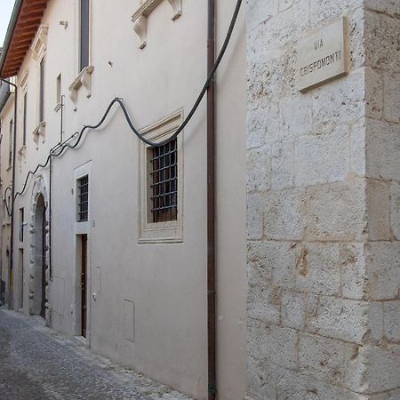 Appartamento Elegante E Moderno A 100 M Dal Duomo LʼAquila المظهر الخارجي الصورة